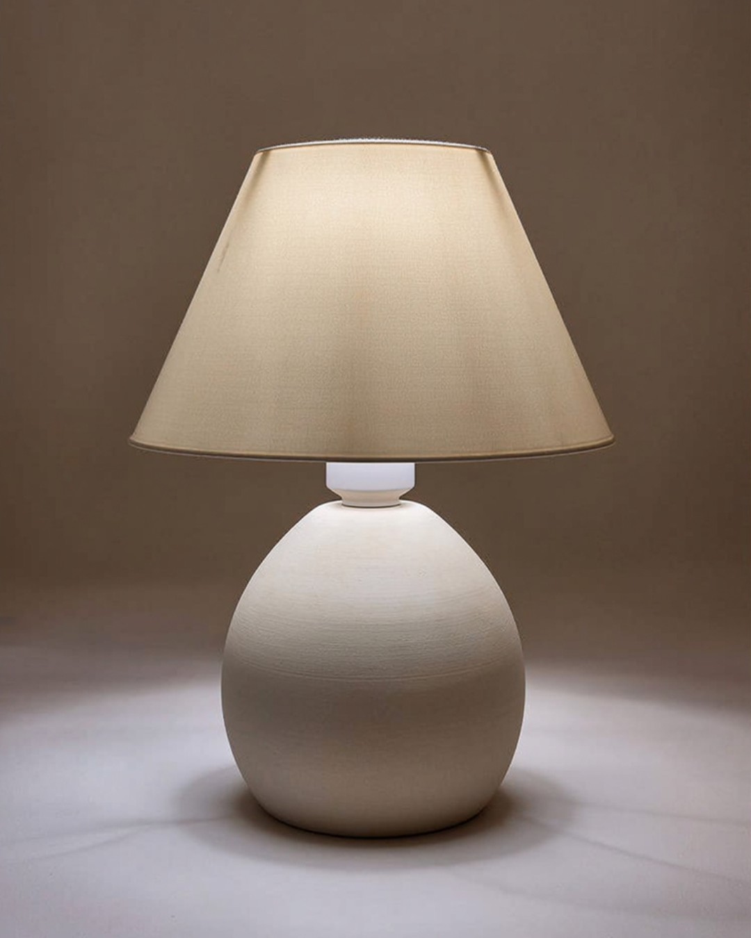 Abajur Artesanal de Cerâmica Lumière™