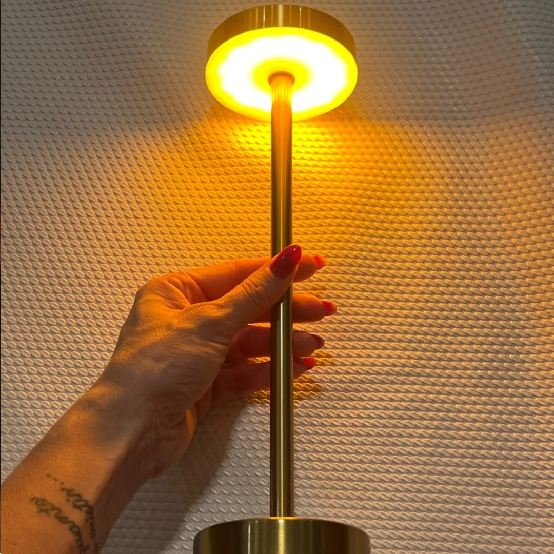 Luminária de Mesa Recarregável Sem Fio - Casare
