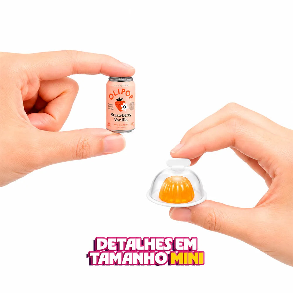 Geladeirinha Mini Brands Fill The Fridge com Luz Interna + Mini Itens Inclusos