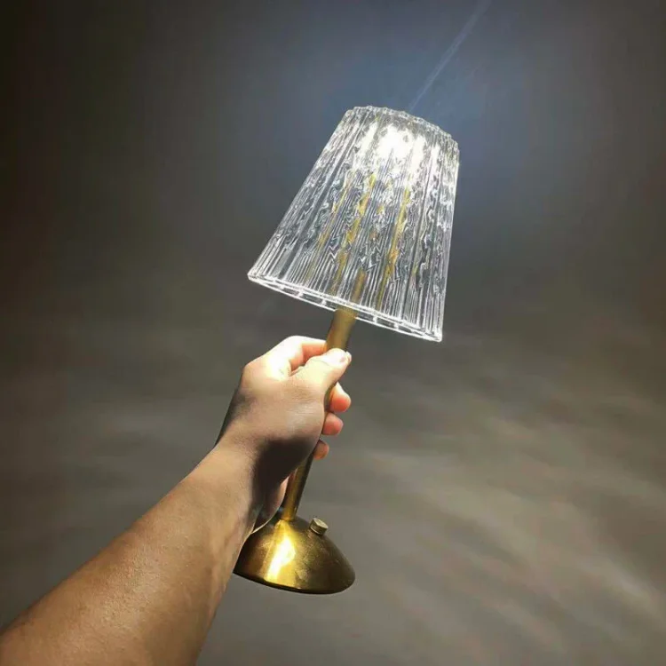 Luminária de mesa Recarregável Donna™